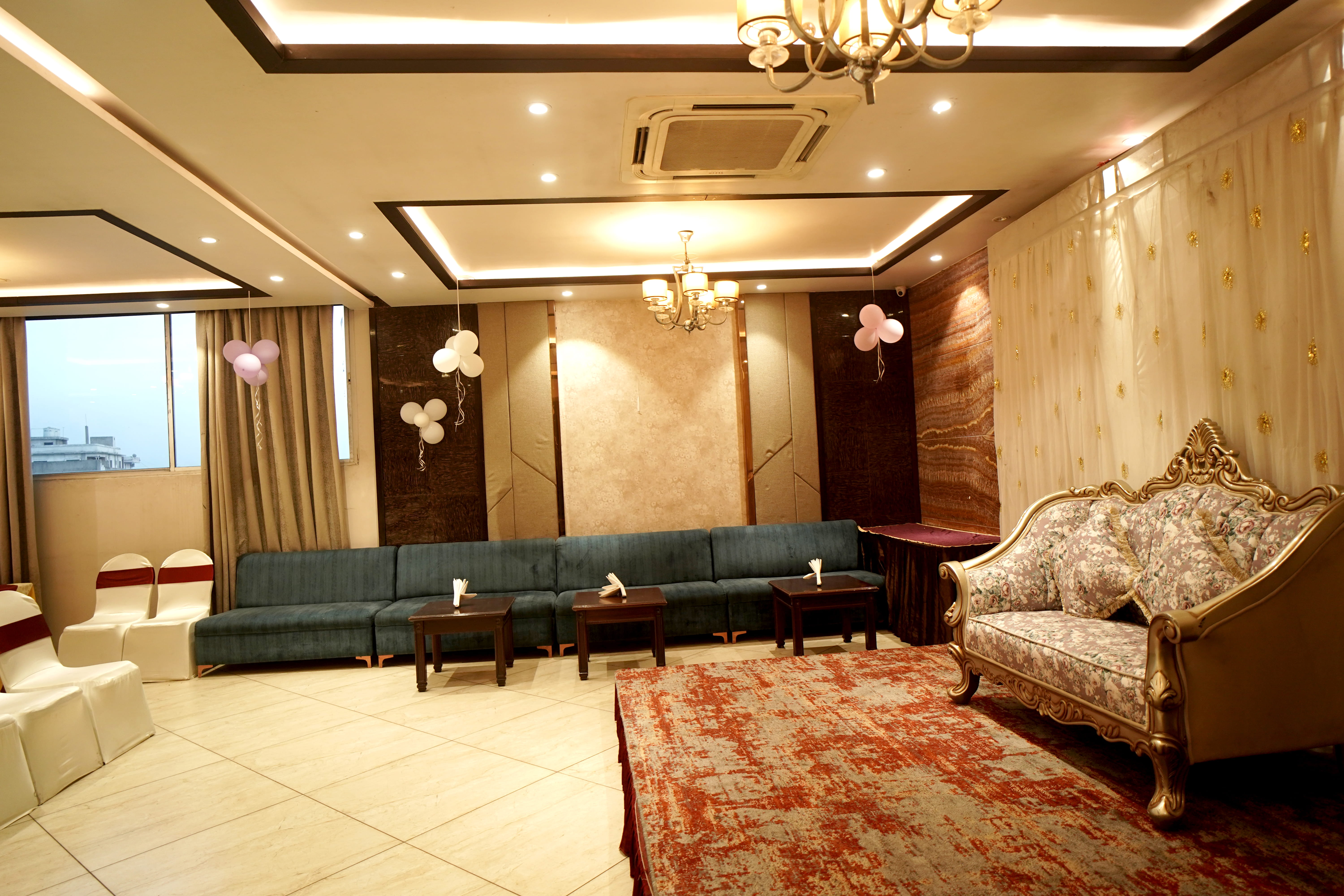 MEETINGS & CONFERENCES